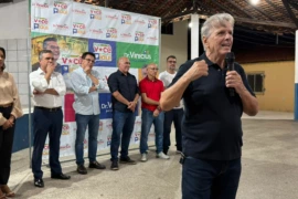 Renato Berger reúne centenas de pessoas em apoio ao deputado Dr. Vinícius no Clube do Servidor