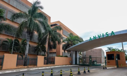 Anvisa emite alerta sobre risco hepático associado a suplementos de cúrcuma