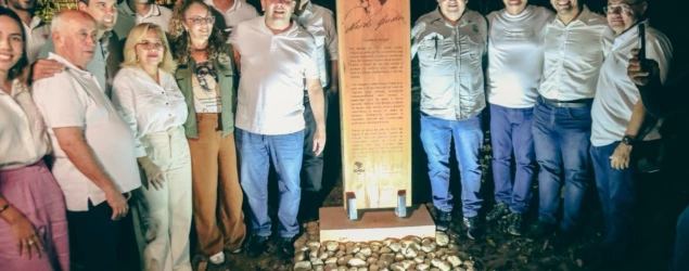 Totem em homenagem a Niéde Guidon é instalado na Serra da Capivara