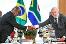 Lula defende cooperação em defesa com África do Sul e reforça necessidade de preparo estratégico