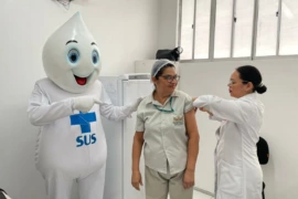 FMS utiliza WhatsApp para orientar população e combater fake news sobre vacinação em Teresina