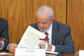 Presidente veta proposta que equiparava estágio à experiência profissional