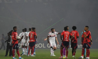 Partida entre Flamengo e Independiente Medellín é suspensa após confusão na Libertadores