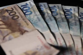 Rendimento das famílias brasileiras atinge maior nível da série histórica em 2025