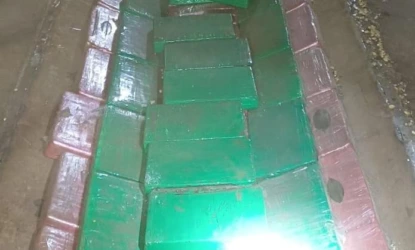 PRF apreende 450 kg de cocaína escondidos em caminhão e prende motorista em Oeiras