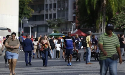 Diferença salarial entre homens e mulheres é menor em entidades sem fins lucrativos, aponta IBGE
