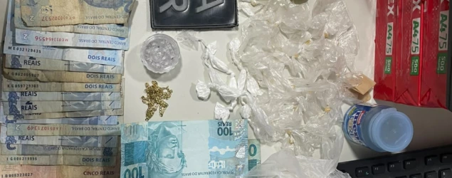 Três pessoas são conduzidas à delegacia após apreensão de drogas em Porto
