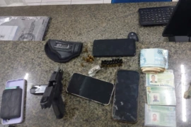 Policia Militar intercepta carro com arma, drogas e munições em Luís Correia