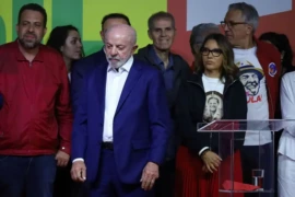 Lula enfrenta desafios para tentar reverter resultado no segundo turno