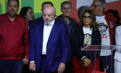 Lula enfrenta desafios para tentar reverter resultado no segundo turno