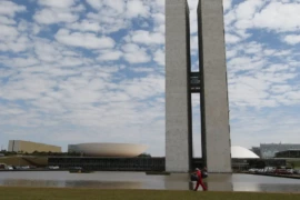 Senado marca para terça-feira discussão da PEC que acaba com escala 6×1