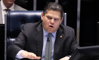 Fim da escala 6×1 será promulgado nesta sexta-feira, anuncia Alcolumbre