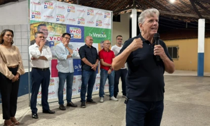 Renato Berger reúne centenas de pessoas em apoio ao deputado Dr. Vinícius no Clube do Servidor