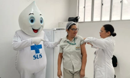 FMS utiliza WhatsApp para orientar população e combater fake news sobre vacinação em Teresina