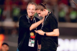 Presidente do Flamengo afirma que decisão por demissão visou proteger temporada