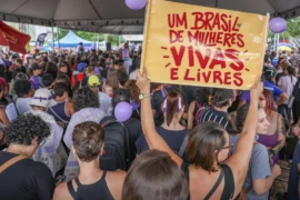 Independência financeira lidera prioridades das mulheres, mostra levantamento