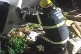 Motorista morre em capotamento de caminhão e fica preso às ferragens no interior do Piauí