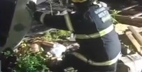 Motorista morre em capotamento de caminhão e fica preso às ferragens no interior do Piauí