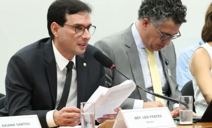 Relator da PEC do fim da escala 6×1 propõe folga semanal aos domingos e redução gradual da jornada