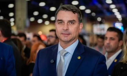 Flávio Bolsonaro admite encontro com Daniel Vorcaro após soltura do banqueiro em 2025