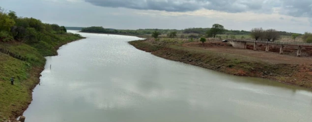 Barragem Poços passa por manutenção e reforça reserva hídrica em Itaueira