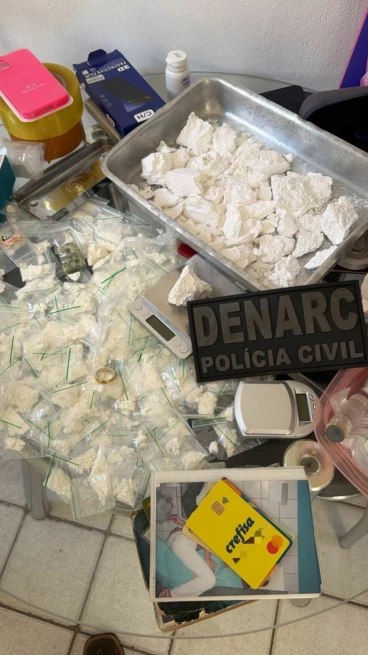 Operação das polícias Civil e Militar prende três suspeitos e apreende drogas, armas e combustível em Teresina