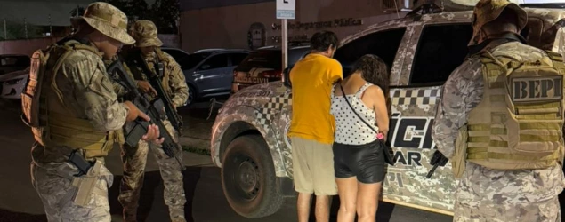 PM prende casal suspeito de tráfico de drogas em estabelecimento comercial de Picos