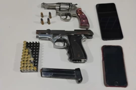 Polícia Militar apreende armas e prende homem durante abordagem no Sul do Piauí