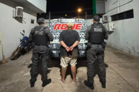 Mulher é presa com arma, drogas e balanças de precisão durante ação da RONE em Teresina