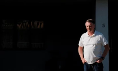 Moraes pede manifestação da PGR sobre arma de Bolsonaro e possível impacto na prisão domiciliar