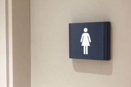 Lei que restringe uso de banheiros femininos é sancionada em Teresina e gera reação de entidades