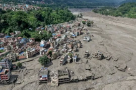 Enchente deixa mortos e centenas de desaparecidos entre Nepal e Tibete