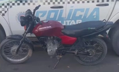Moto com registro de roubo é apreendida após denúncias de manobras perigosas no interior do Piauí