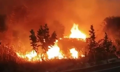 Bombeiros controlam incêndio em vegetação com risco de atingir casa paroquial em São João da Canabrava