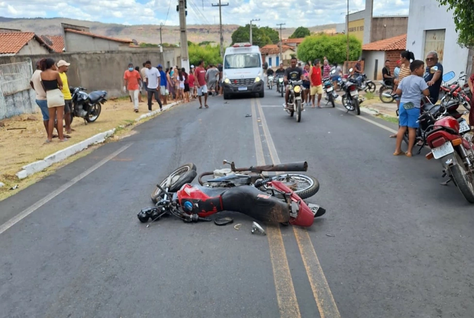 Colisão de motocicleta com poste deixa dois mortos em Novo Oriente do Piauí