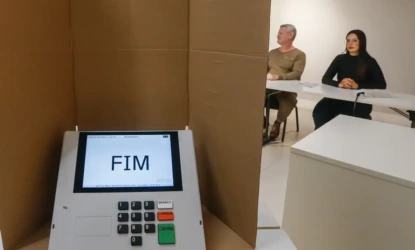 Justiça Eleitoral reforça regras contra uso de dispositivos eletrônicos na cabine de votação