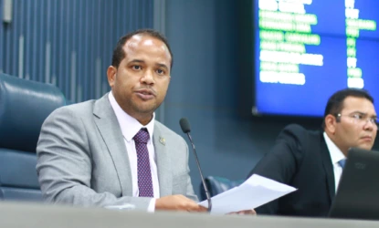 Enzo Samuel denuncia ataque racista nas redes sociais e aciona autoridades