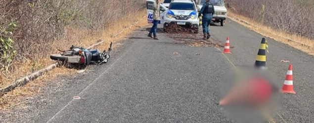 Motociclista morre após colisão com caminhão entre Bocaina e São João da Canabrava